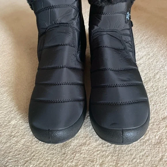 Soft sole side zipper winter booties from Amazon. Never worn. - Picture 4 of 9